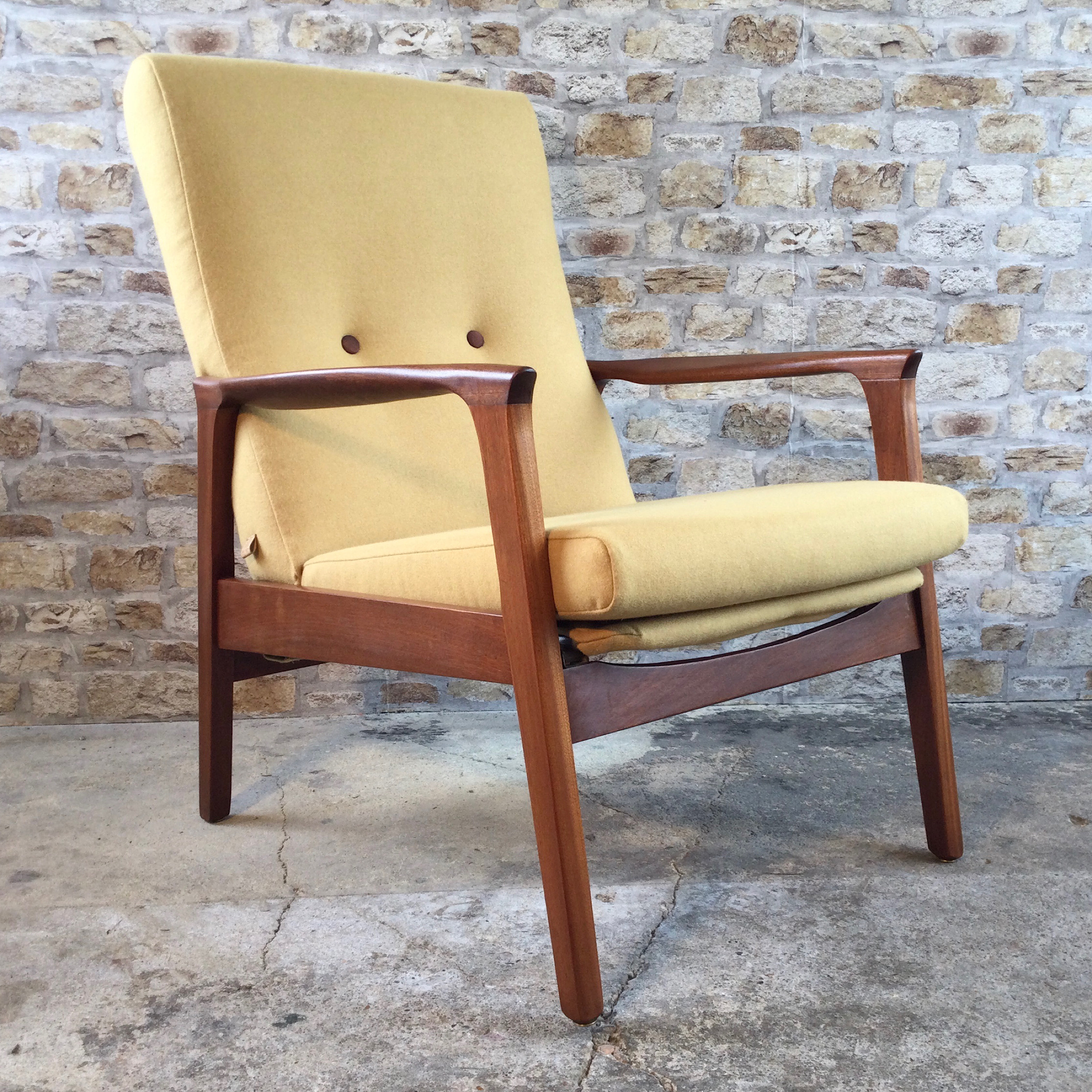 Mid Century Vono Recliner Chair in Yellow Wool