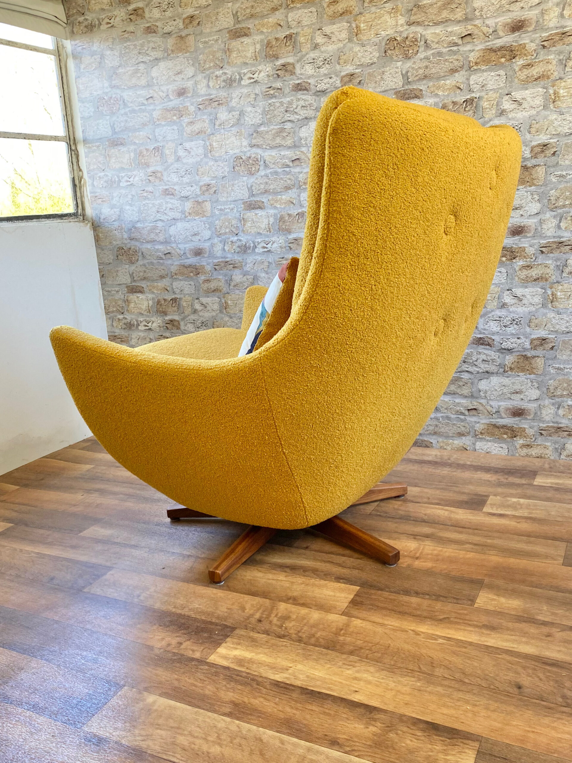 Parker Knoll 110/1 Chair