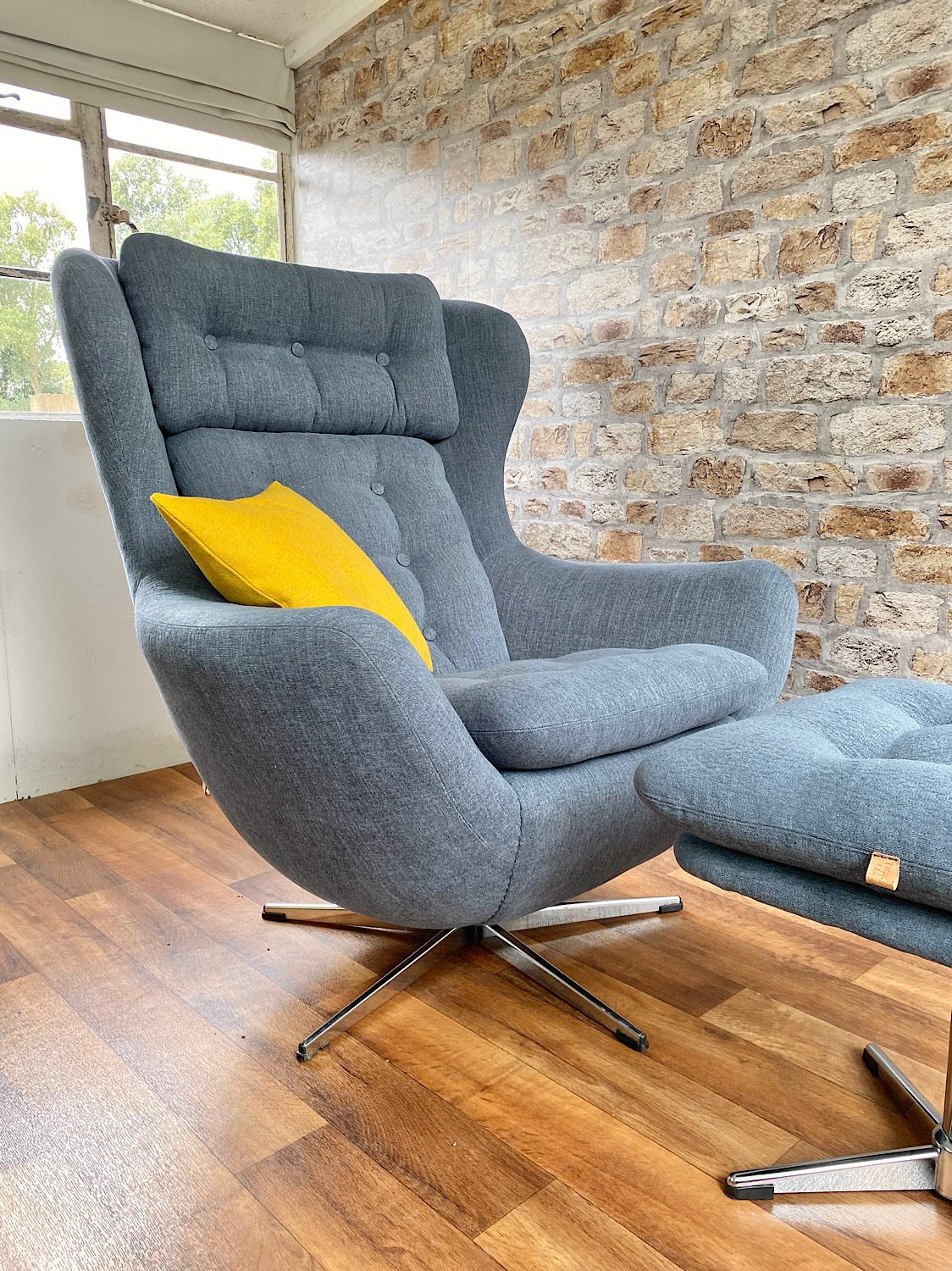 Vono Penthouse Chair and Footstool
