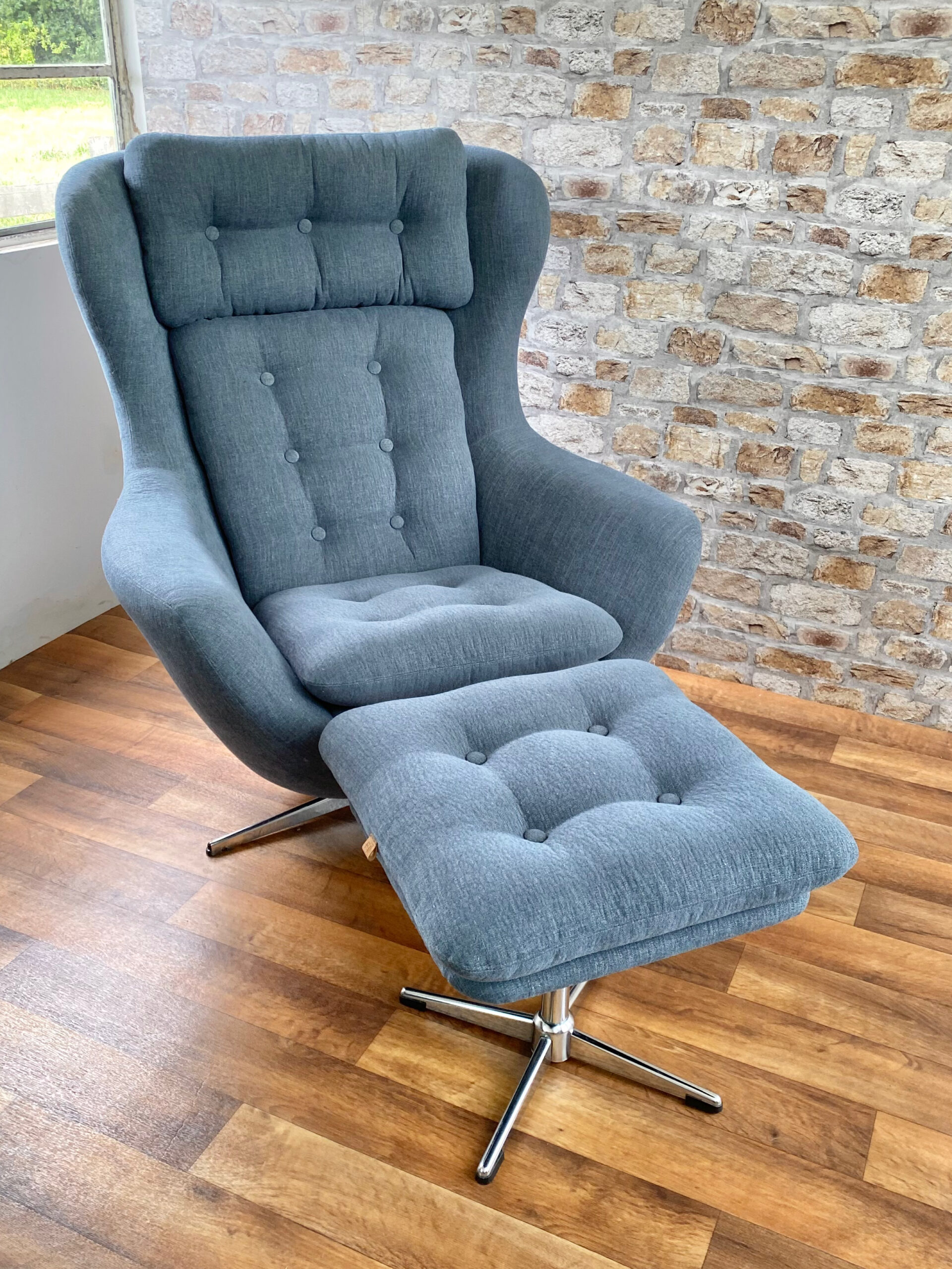 Vono Penthouse Chair and Footstool