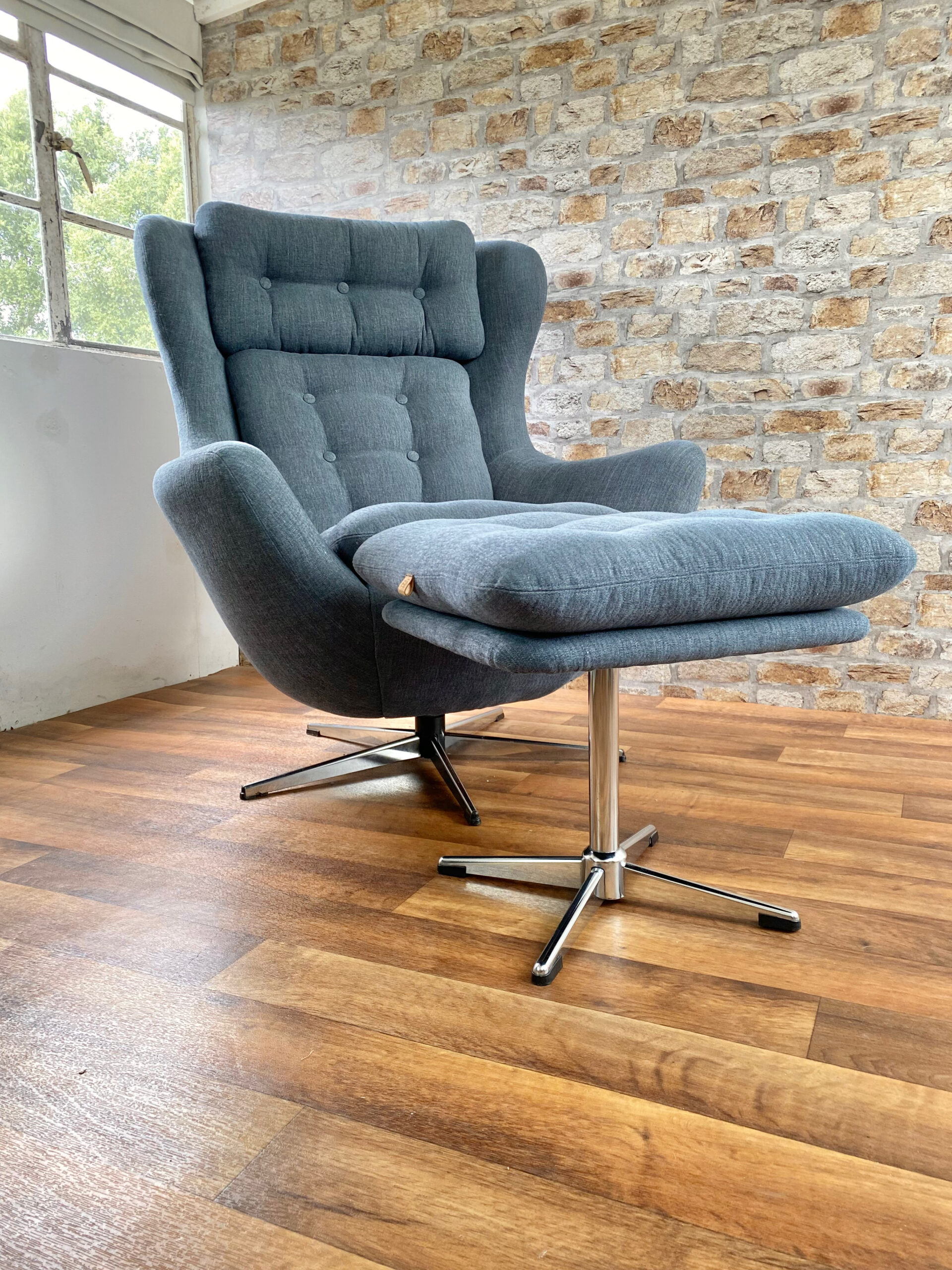 Vono Penthouse Chair and Footstool