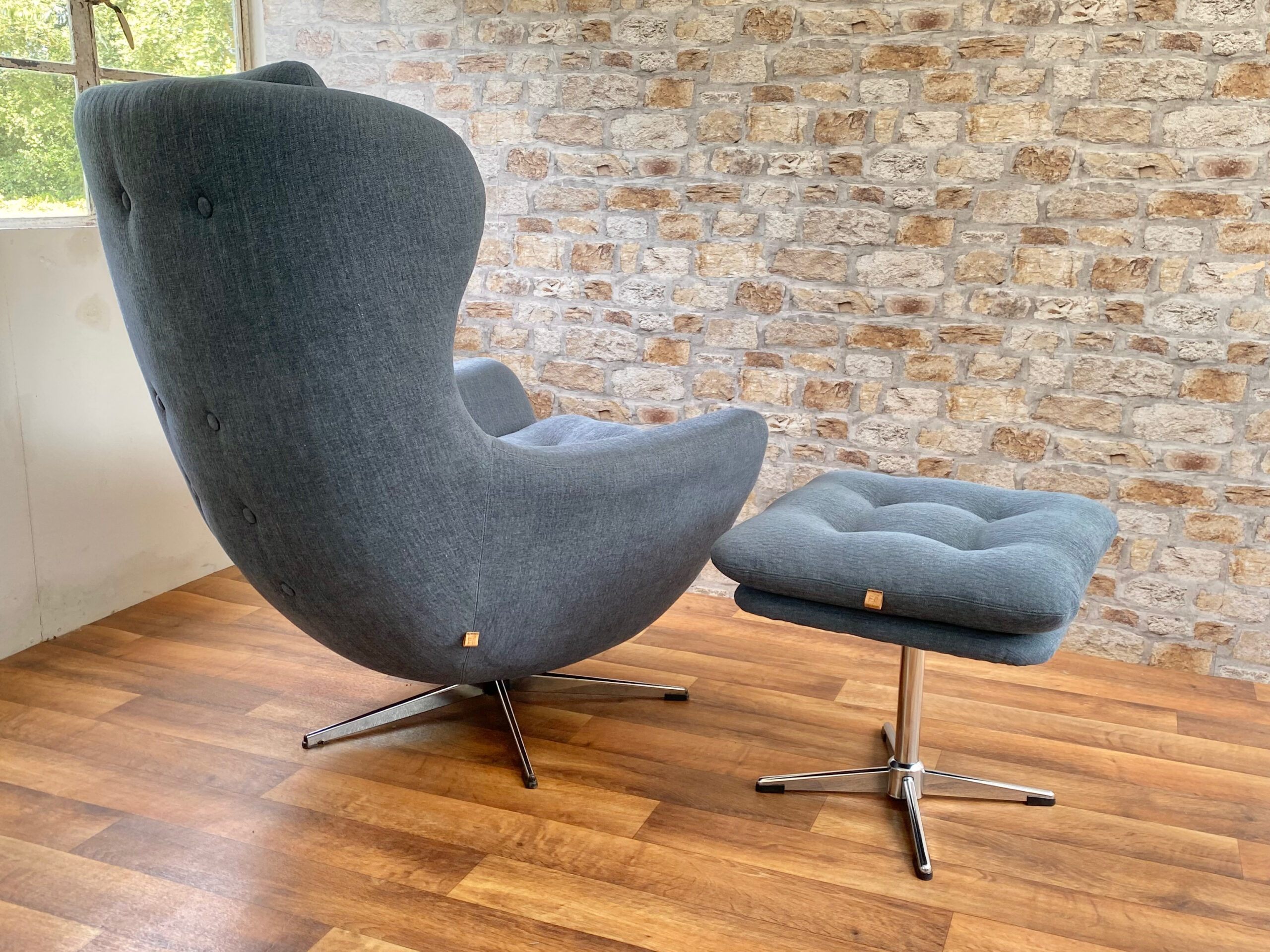 Vono Penthouse Chair and Footstool