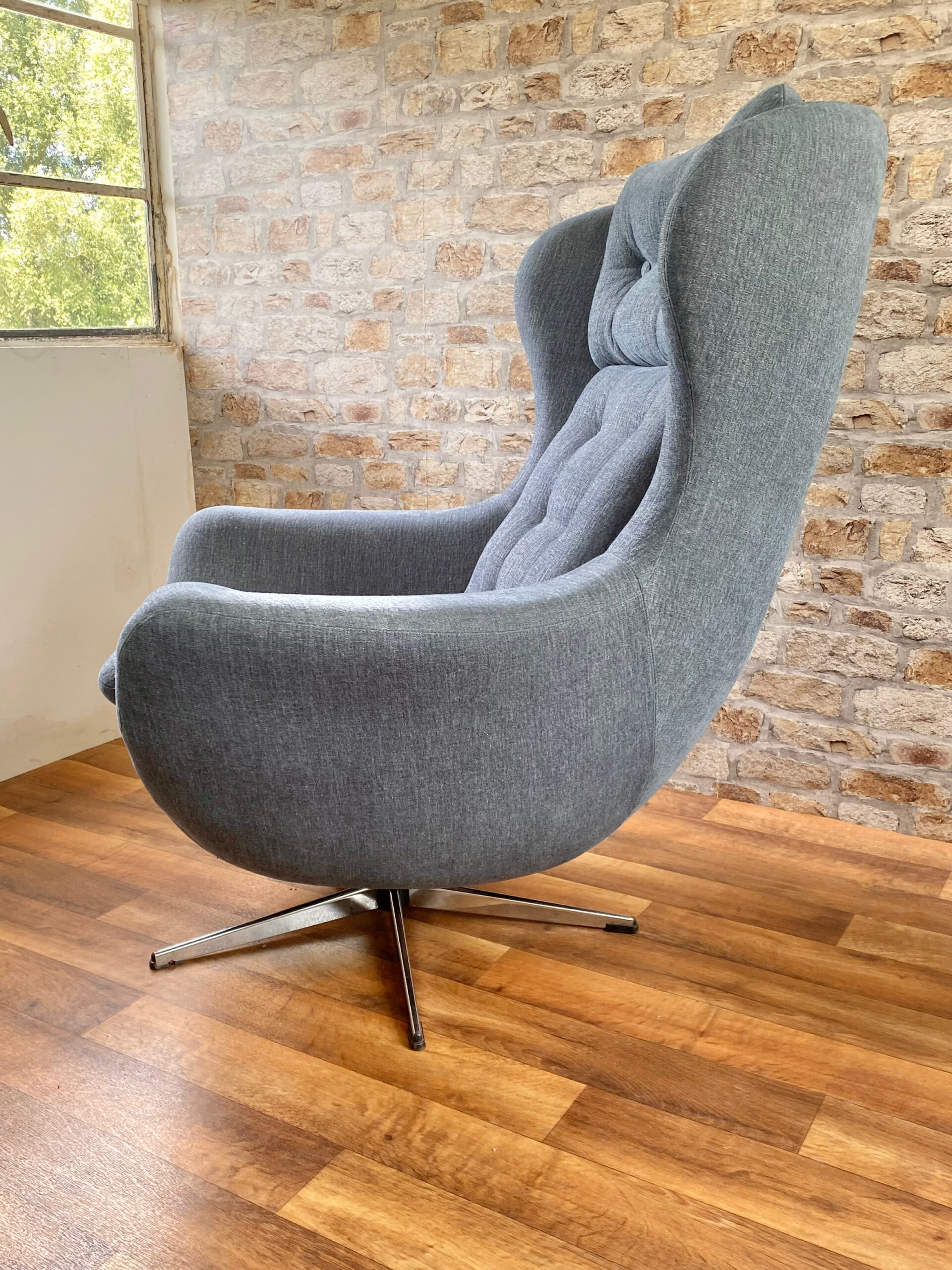 Vono Penthouse Chair and Footstool