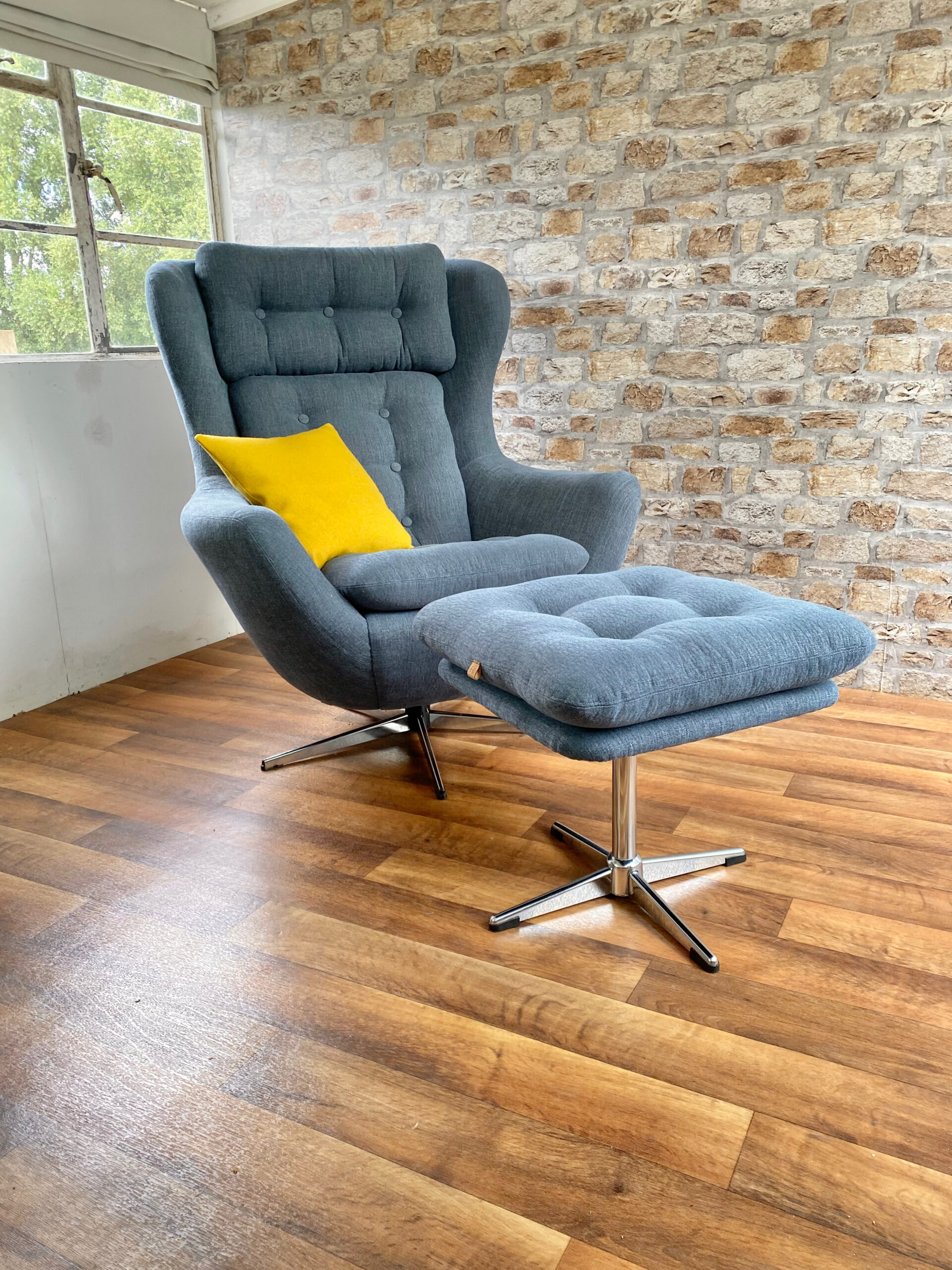 Vono Penthouse Chair and Footstool