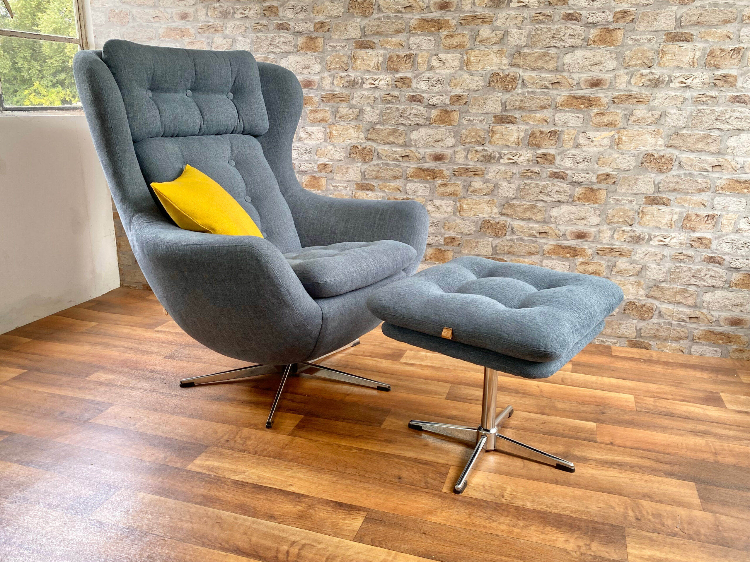 Vono Penthouse Chair and Footstool
