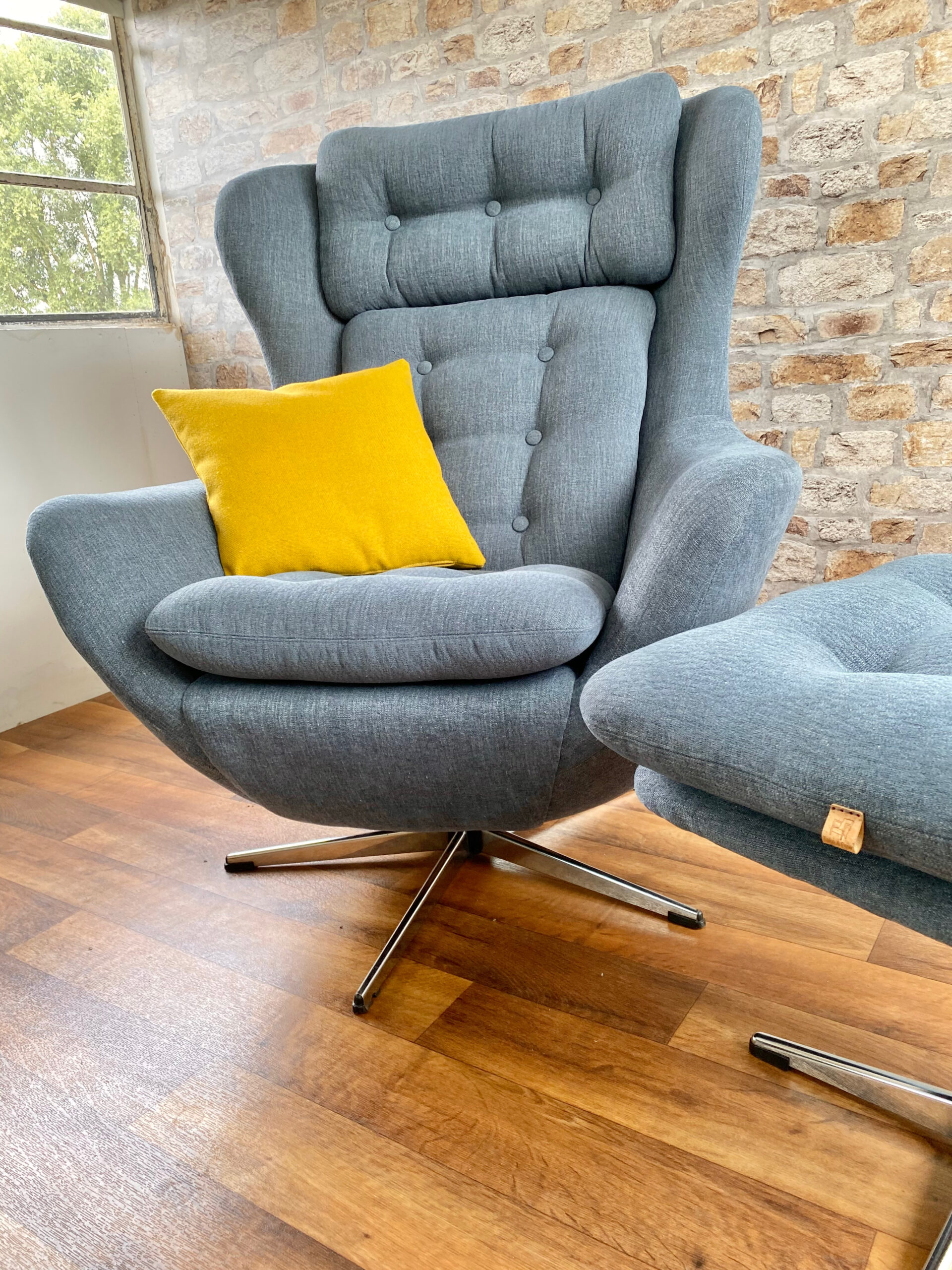 Vono Penthouse Chair and Footstool